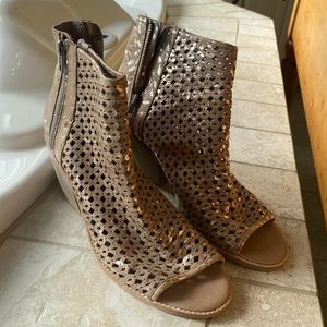 Silent D metallic booties